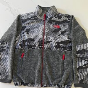 The North Face Boys size large heavy weight fleece